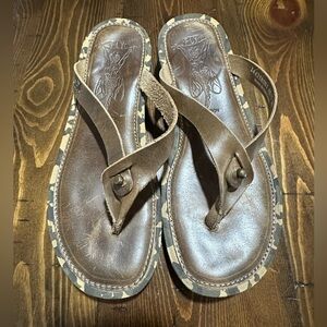 Fly London Womens Flip Flop Sandals Size 38 US 7.5/8 Brown Leather Strap